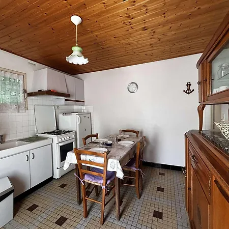 Maison De 3 Pieces, 4 Couchages A 1000 M De L'ocean, Cadre Paisible Avec Cour Et Parking - Fr-1-224c-63 Prázdninový dům