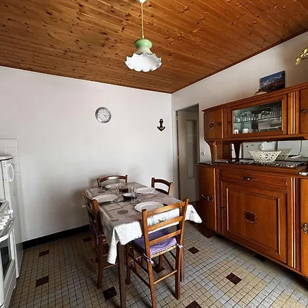 Maison De 3 Pieces, 4 Couchages A 1000 M De L'ocean, Cadre Paisible Avec Cour Et Parking - Fr-1-224c-63