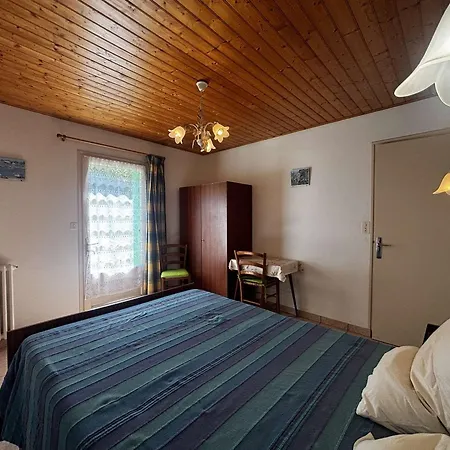 Maison De 3 Pieces, 4 Couchages A 1000 M De L'ocean, Cadre Paisible Avec Cour Et Parking - Fr-1-224c-63 *