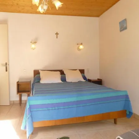 Maison De 3 Pieces, 4 Couchages A 1000 M De L'ocean, Cadre Paisible Avec Cour Et Parking - Fr-1-224c-63 Holiday home *