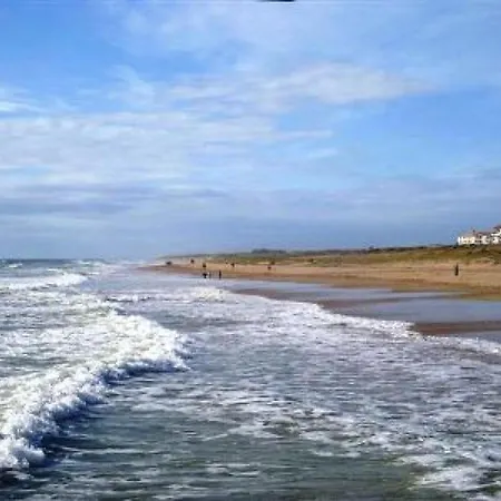 Holiday home Maison De 3 Pieces, 4 Couchages A 1000 M De L'ocean, Cadre Paisible Avec Cour Et Parking - Fr-1-224c-63 *