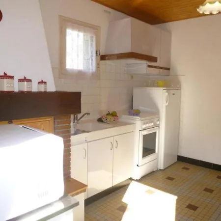 Maison De 3 Pieces, 4 Couchages A 1000 M De L'ocean, Cadre Paisible Avec Cour Et Parking - Fr-1-224c-63 Holiday home